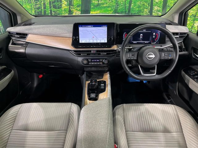 ノートオーラ1.2 G FOUR レザーエディション 4WD