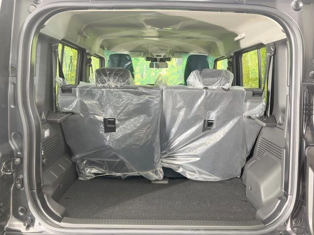 普段のお買い物や通勤、送迎等に十分な荷室スペースを確保しております。セカンドシートを倒すと、大きな荷物の積載も可能です♪