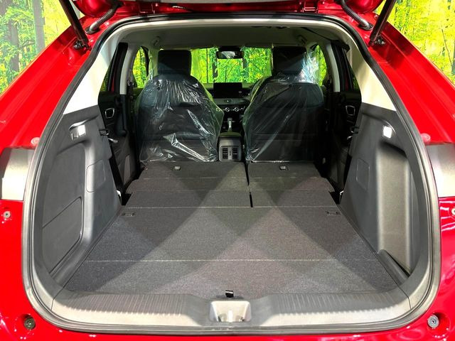 普段のお買い物や通勤、送迎等に十分な荷室スペースを確保しております。セカンドシートを倒すと、大きな荷物の積載も可能です♪