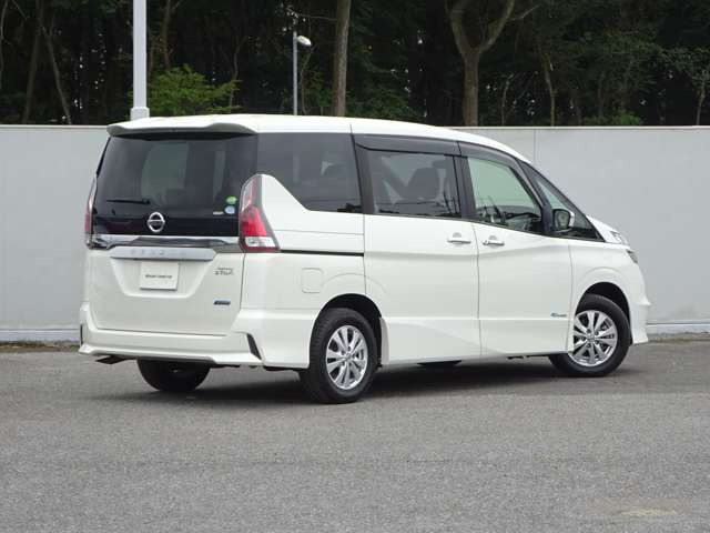 セレナ2.0 ハイウェイスター 4WD
