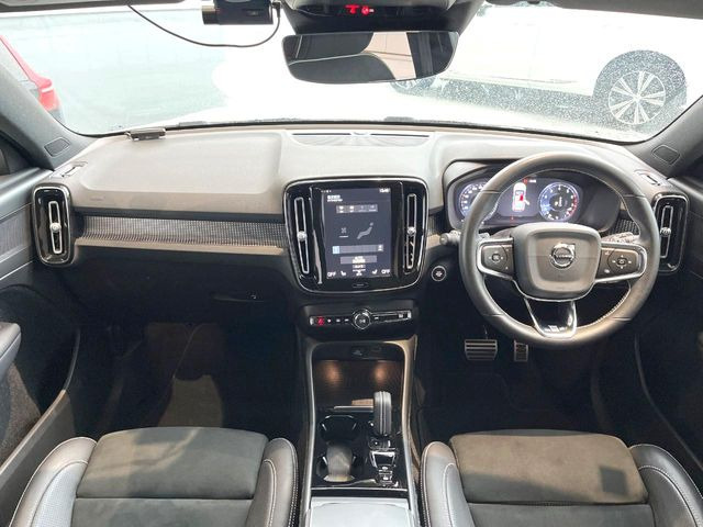 XC40T4 AWD Rデザイン 4WD