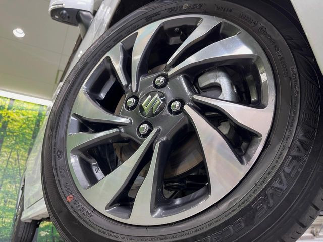 �y����15�C���`�A���~�z�C�[���z�O�ςɃ}�b�`���������A���~�z�C�[���𑕒����Ă���܂��B�e��ЊO�A���~�z�C�[����A�X�^�b�h���X�^�C�����戵�����Ă���܂��B���񂲑��k����������