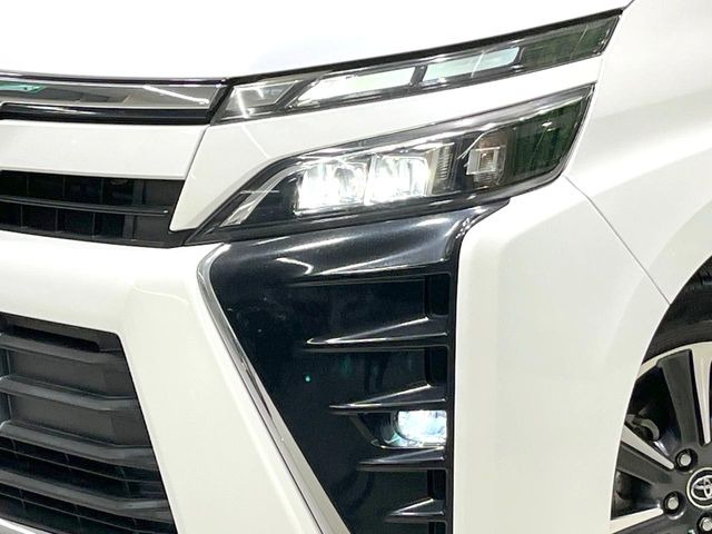 トヨタ ヴォクシー 2.0 ZS 250.7万円 平成29年(2017年) 愛知県 中古車