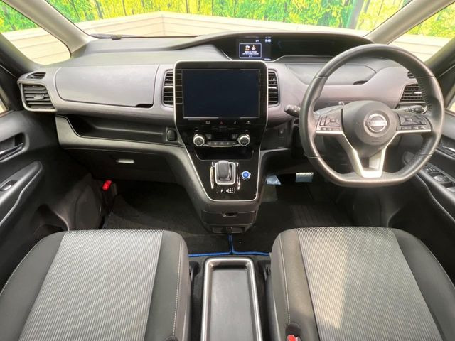 セレナ1.2 e-POWER ハイウェイスターV