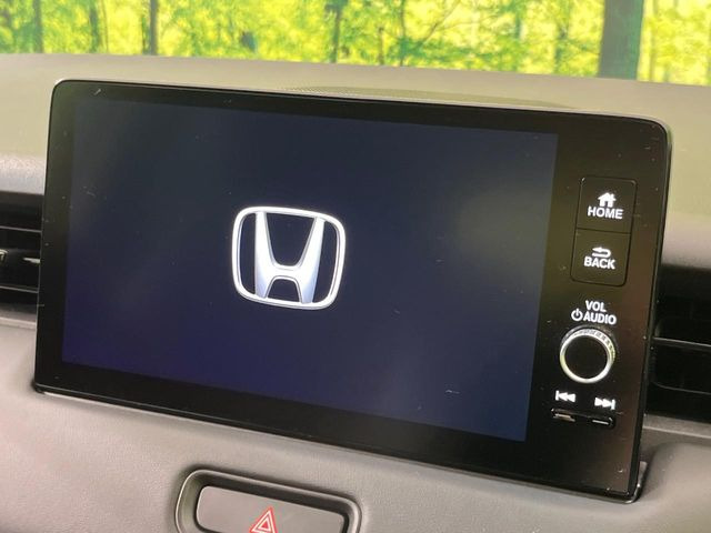 【純正9型ナビ】人気の純正ナビを装備しております。ナビの使いやすさはもちろん、オーディオ機能も充実!キャンプや旅行はもちろん、通勤や買い物など普段のドライブも楽しくなるはず♪