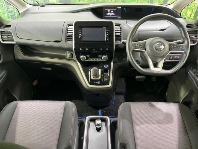 セレナ1.2 e-POWER ハイウェイスターV