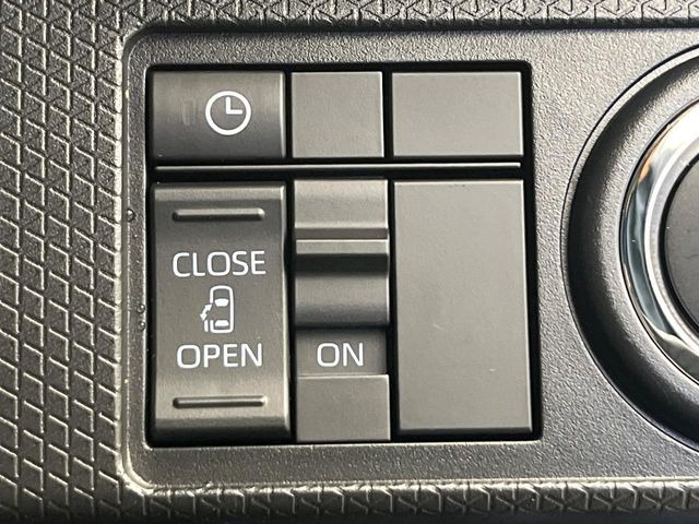 【パワースライドドア】スマートキーや運転席のスイッチでスライドドアの開閉が可能♪電動だから力を入れてドアを開ける必要が無く、小さいお子様でも、重い荷物を持っている時もラクに開け閉めできます♪