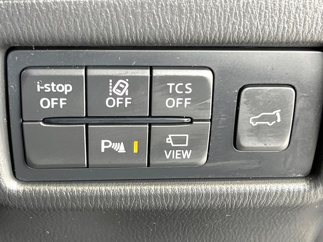 【i-ACTIVESENSE】走行中に前方の車両等を認識し、衝突しそうな時は警報とブレーキで衝突回避と被害軽減をアシスト。より安全にドライブをお楽しみいただけます。