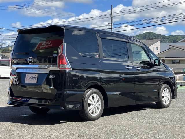 セレナ2.0 ハイウェイスター Vセレクション 4WD