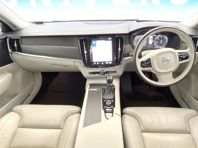 V90クロスカントリーD4 AWD サマム ディーゼル 4WD