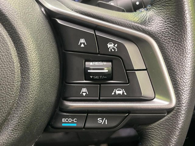 【全車速追従機能付クルーズコントロール】高速道路での長距離走行が楽に!!自動で速度を保つクルーズコントロールが、衝突軽減システムと連携し、前方の車両を感知して車間を保つように速度調節してくれます!!