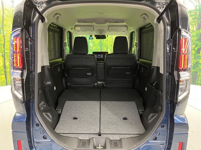 普段のお買い物や通勤、送迎等に十分な荷室スペースを確保しております。セカンドシートを倒すと、大きな荷物の積載も可能です♪