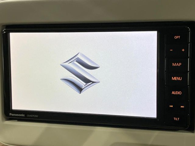 【純正ナビ】人気の純正ナビを装備。オーディオ機能も充実しており、Bluetooth接続すればお持ちのスマホやMP3プレイヤーの音楽を再生可能!毎日の運転がさらに楽しくなります!!