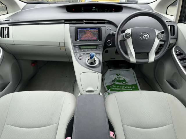 プリウス1.8 S LEDエディション