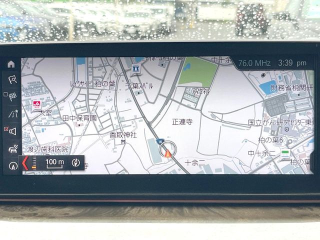 ●BMW純正ナビ:一体感のあるナビは、高級感ある車内を演出してくれます。Bluetooth再生などオーディオ機能も充実しておりますので、運転もより楽しめます♪