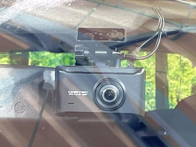 【ドライブレコーダー】ドライブレコーダー装備!走行中はもちろん、あおり運転や事故に遭遇した際、映像で記録し、万一のリスクに備えます。※記録用SDカードはお客様ご自身でご準備いただく必要があります。