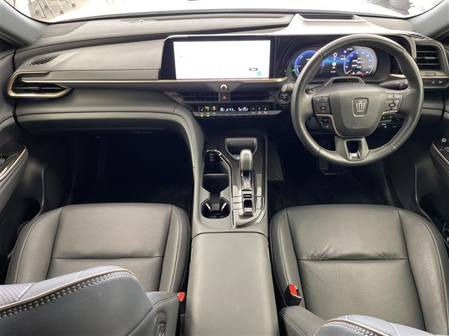 クラウンスポーツ2.5 Z E-Four 4WD