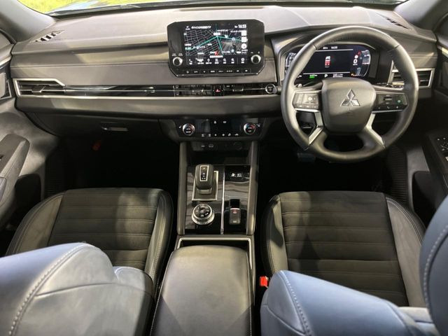 アウトランダーPHEV 2.4 ブラック エディション 4WD