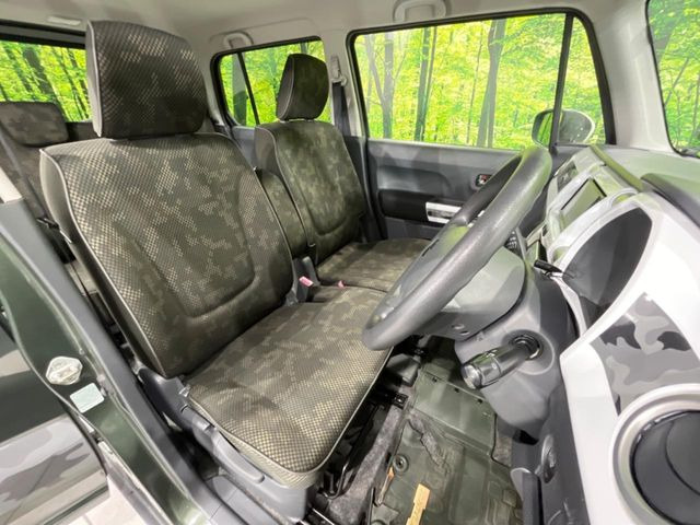 運転席シート廻りは使用感も少なく、良好な状態となっています。丁寧に使われていたことがよくわかりますね。