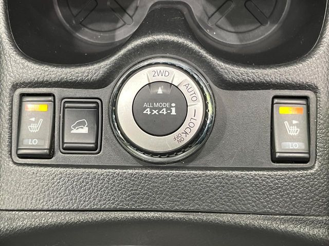 【シートヒーター】寒い日に重宝するシートヒーター!エアコンより早く温まってくれるので寒がりの人も安心ですね♪エアコンの温風は乾燥するから苦手、という方にもをおすすめです。