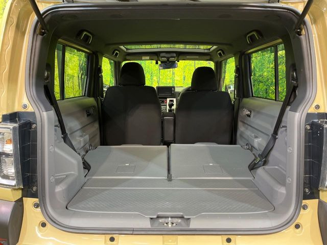 後席を格納すると、これだけの広さが!シーンに合わせたシートアレンジで、大きな荷物も積むことが出来ます♪