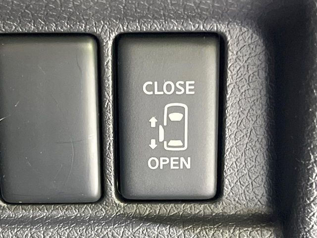 【パワースライドドア】スマートキーや運転席のスイッチでスライドドアの開閉が可能♪電動だから力を入れてドアを開ける必要が無く、小さいお子様でも、重い荷物を持っている時もラクに開け閉めできます♪
