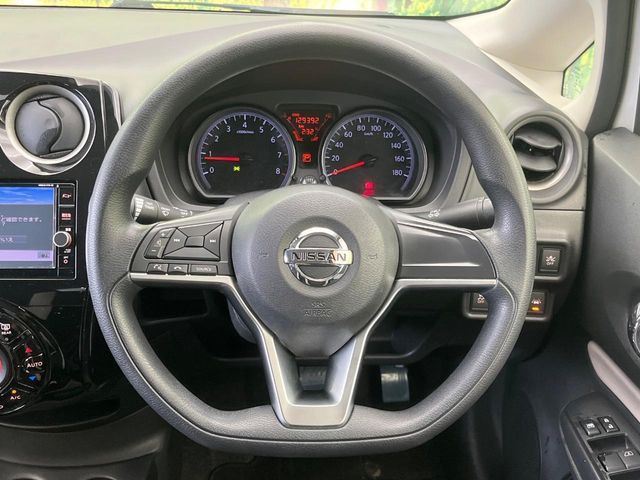 【ステアリングスイッチ】運転中、前方から目線をそらすことなく、オーディオ等の操作が可能な便利機能!安心&快適なドライブを演出してくれます♪