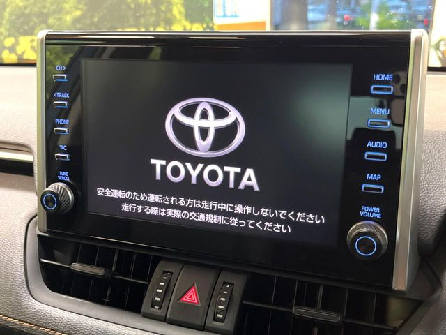 【9インチ ディスプレイオーディオ】大画面ディスプレイへお持ちのスマートフォンと連携して、ナビやbluetoothでの音楽再生が可能です♪デザインはもちろん操作性も良好!別途ナビ機能の取付可能です♪