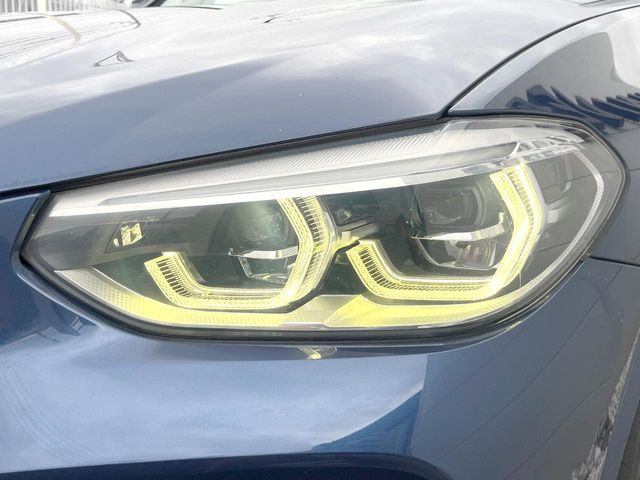 ●LEDヘッドライト:夜間走行時も良好な視界を確保し安心して運転できる高輝度LEDヘッドライトを装備!点灯速度が早く、消費電力も抑えられています。
