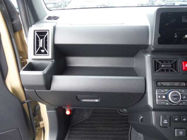 実際に見ていただければこの車の良さが伝わるかと思いますので、ぜひ一度ご来店ください!