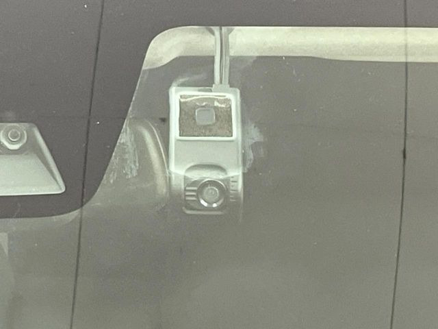 【ドライブレコーダー】ドライブレコーダー装備!走行中はもちろん、あおり運転や事故に遭遇した際、映像で記録し、万一のリスクに備えます。※記録用SDカードはお客様ご自身でご準備いただく必要があります。