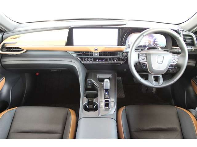 クラウンクロスオーバー2.4 RS E-Four advanced 4WD