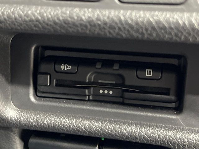 【ETC】高速道路の料金所をストレスなく通過!話題のスポットやサービスエリアに多い「スマートIC」利用時は必須のアイテムです。当店でセットアップを実施、ご納車当日からすぐにご利用いただけます!