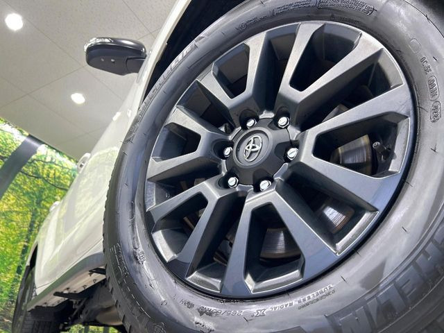�y����18�C���`�A���~�z�C�[���z�O�ςɃ}�b�`���������A���~�z�C�[���𑕒����Ă���܂��B�e��ЊO�A���~�z�C�[����A�X�^�b�h���X�^�C�����戵�����Ă���܂��B���񂲑��k����������