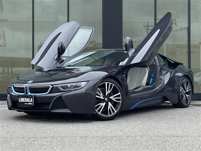 i8