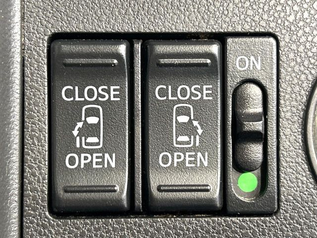 【両側パワースライドドア】スマートキーや運転席のスイッチで後席両側スライドドアの開閉が可能♪電動だから力を入れてドアを開ける必要が無く、小さなお子様でも簡単に開け閉めでき快適です♪
