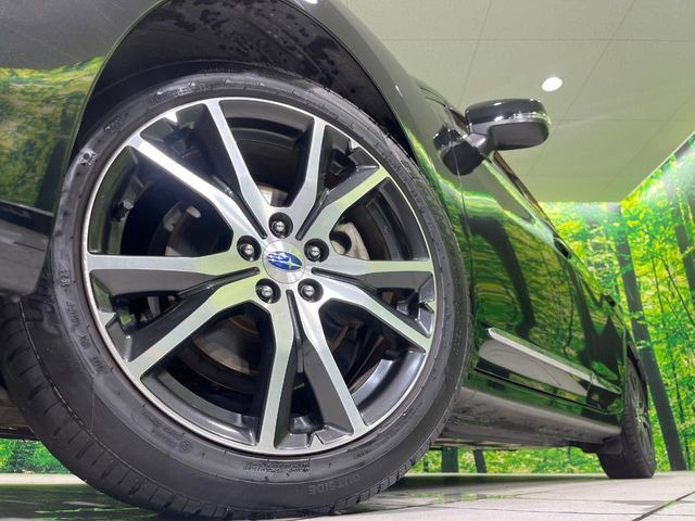 �y����17�C���`�A���~�z�C�[���z�O�ςɃ}�b�`���������A���~�z�C�[���𑕒����Ă���܂��B�e��ЊO�A���~�z�C�[����A�X�^�b�h���X�^�C�����戵�����Ă���܂��B���񂲑��k����������
