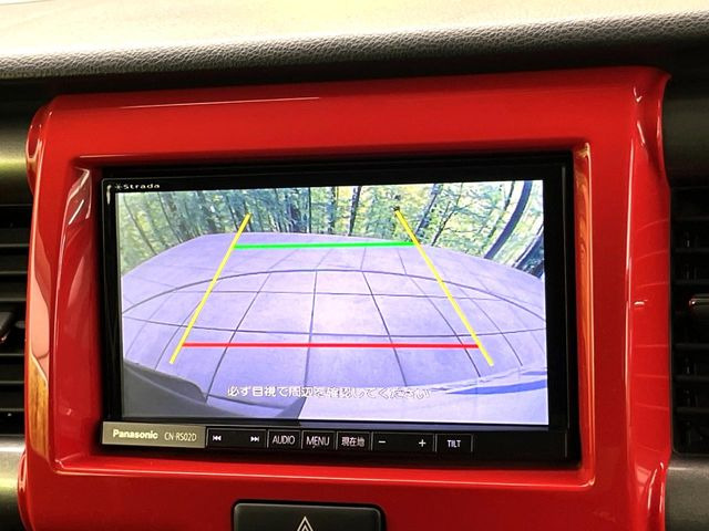 【バックカメラ】駐車時に後方がリアルタイム映像で確認できます。大型商業施設や立体駐車場での駐車時や、夜間のバック時に大活躍!運転スキルに関わらず、今や必須となった装備のひとつです!