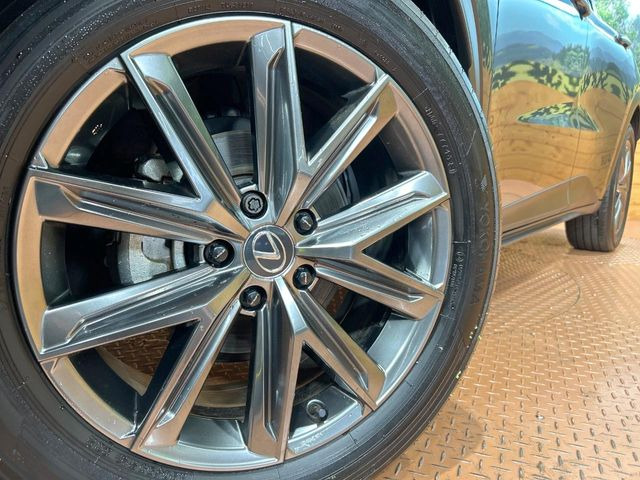 �y����18�C���`�A���~�z�C�[���z�O�ςɃ}�b�`���������A���~�z�C�[���𑕒����Ă���܂��B�e��ЊO�A���~�z�C�[����A�X�^�b�h���X�^�C�����戵�����Ă���܂��B���񂲑��k����������