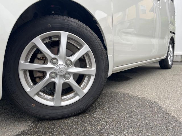 �y����14�C���`�A���~�z�C�[���z�O�ςɃ}�b�`���������A���~�z�C�[���𑕒����Ă���܂��B�e��ЊO�A���~�z�C�[����A�X�^�b�h���X�^�C�����戵�����Ă���܂��B���񂲑��k����������