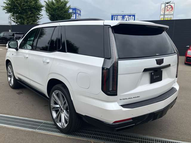 エスカレードスポーツ 4WD
