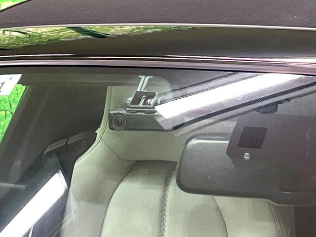 【ドライブレコーダー】ドライブレコーダー装備!走行中はもちろん、あおり運転や事故に遭遇した際、映像で記録し、万一のリスクに備えます。※記録用SDカードはお客様ご自身でご準備いただく必要があります。