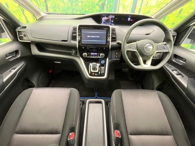 セレナ1.2 e-POWER ハイウェイスターV