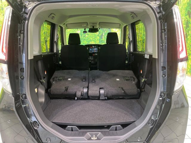 普段のお買い物や通勤、送迎等に十分な荷室スペースを確保しております。セカンドシートを倒すと、大きな荷物の積載も可能です♪