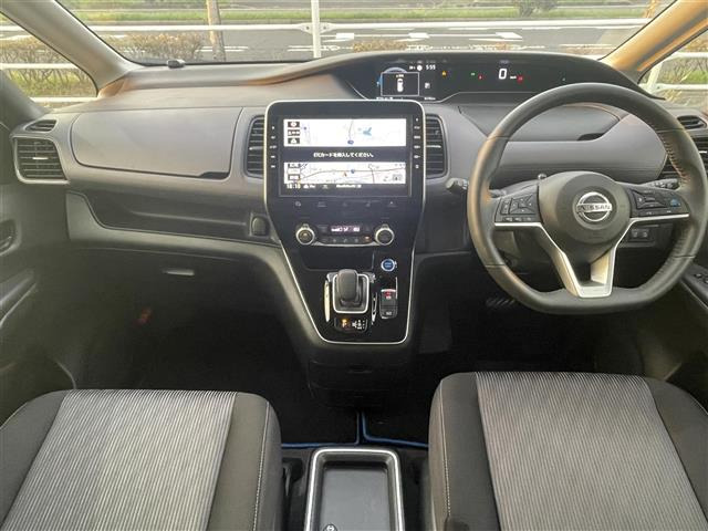 セレナ1.2 e-POWER ハイウェイスターV