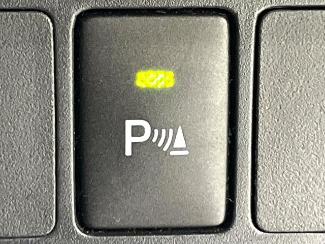 【コーナーセンサー】バンパーに付いたセンサーが障害物を検知!一定の距離に近づくとアラートで教えてくれます♪狭い駐車スペースや車庫入れ時も安心ですね☆