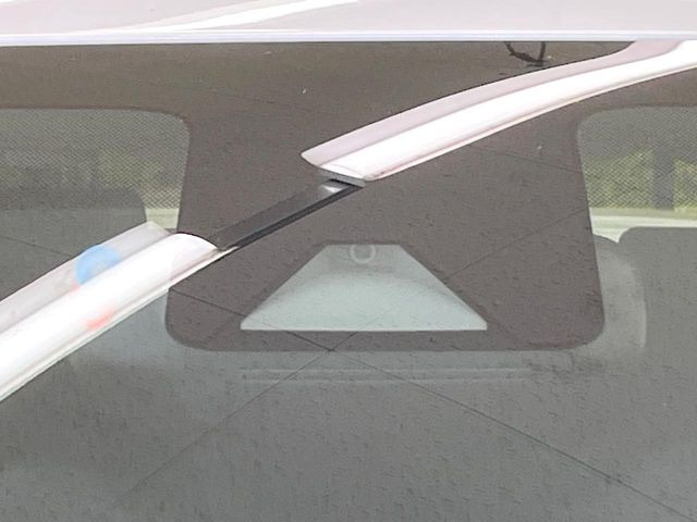 【トヨタセーフティセンス】走行中に前方の車両等を認識し、衝突しそうな時は警報とブレーキで衝突回避と被害軽減をアシスト。より安全にドライブをお楽しみいただけます。
