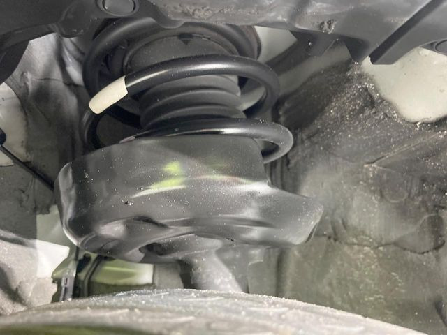下回りがきれいなうちに、防錆加工の施工がオススメ。降雪地域はもちろん、沿岸部にお住いの方や、趣味でマリン・ウィンタースポーツをされる方にご好評いただいております。