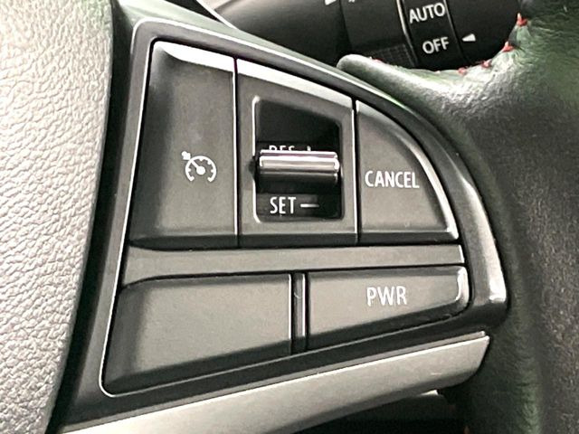 【クルーズコントロール】高速道路もラクラク走行。アクセルを離しても一定速度で走行ができ、長距離運転時の負担を軽減!加速・減速も簡単なスイッチ操作で調整できます。