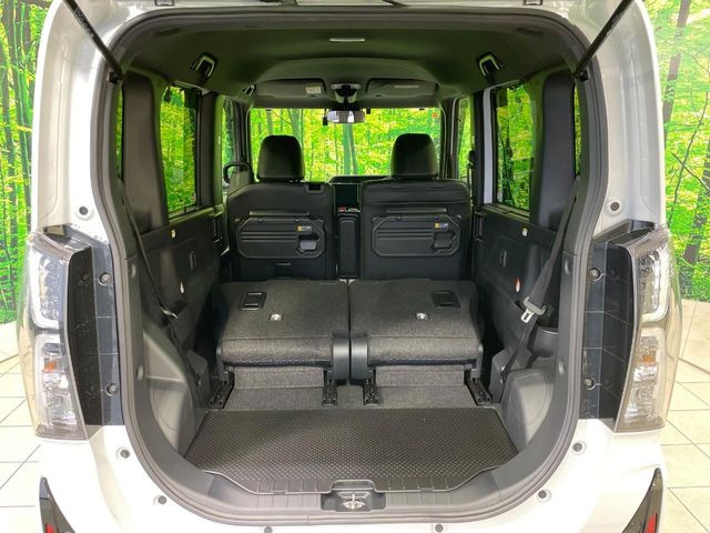 普段のお買い物や通勤、送迎等に十分な荷室スペースを確保しております。セカンドシートを倒すと、大きな荷物の積載も可能です♪